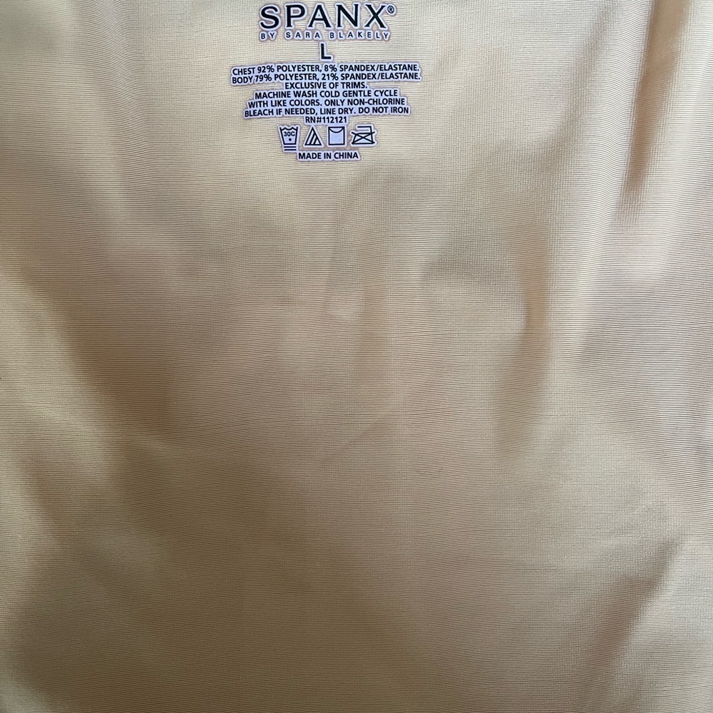 SPANX by Sara Blakely Large Compression Top - Picture 4 of 6